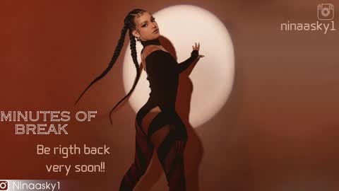 Snapshot of ninaa_sky chatting on 01/23/25, 04:26    online show from 01/23/25, 04:26