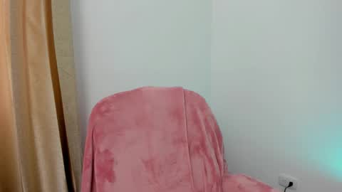 Snapshot of ninabryon1 chatting on 09/29/25, 12:32 Nina online show from 09/29/25, 12:32