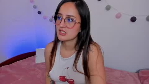 Snapshot of ninabryon1 chatting on 10/22/25, 04:51 Nina online show from 10/22/25, 04:51