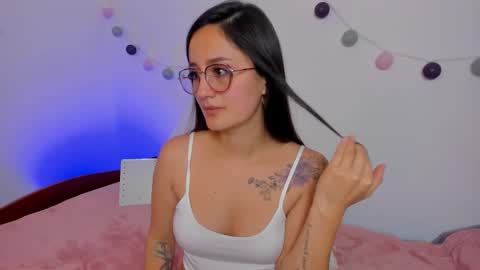 Snapshot of ninabryon1 chatting on 10/23/25, 10:41 Nina online show from 10/23/25, 10:41