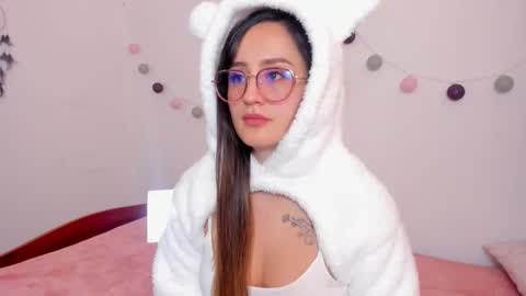 Snapshot of ninabryon1 chatting on 10/30/25, 11:55 Nina online show from 10/30/25, 11:55