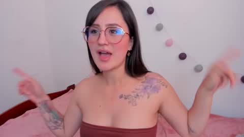 Snapshot of ninabryon1 chatting on 11/27/25, 01:13 Nina online show from 11/27/25, 01:13