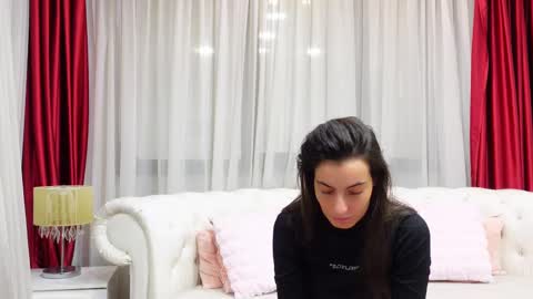 Snapshot of ninacrystal chatting on 02/28/25, 06:10 NinaCrystal online show from 02/28/25, 06:10