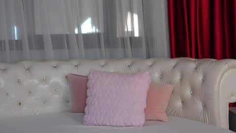 NinaCrystal online show from 04/23/26, 12:29