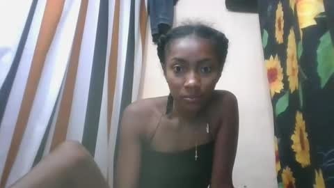 Snapshot of ninaeaa chatting on 11/14/25, 01:48 ninaeaa online show from 11/14/25, 01:48