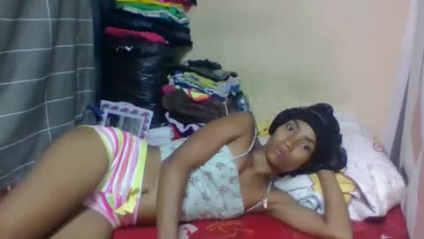 Snapshot of ninaeaa chatting on 05/21/26, 09:00 ninaeaa online show from 05/21/26, 09:00