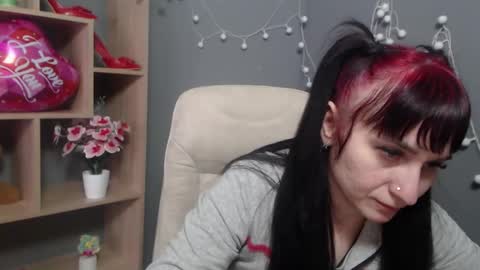 ninaflawlees online show from 02/13/26, 07:26