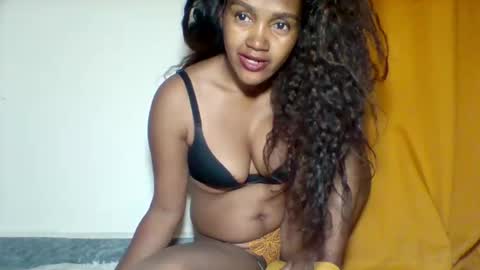 ninah_rise online show from 10/07/25, 02:31