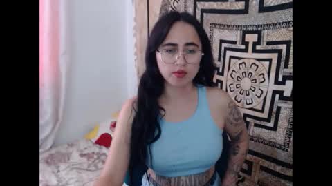 Snapshot of ninakravtz chatting on 01/04/25, 04:00 N I N A online show from 01/04/25, 04:00