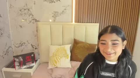 Snapshot of ninamartins chatting on 07/04/26, 03:56 N I N A online show from 07/04/26, 03:56