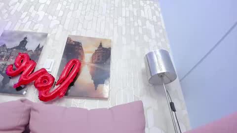 Snapshot of ninamedux chatting on 02/20/25, 07:23 Nina Medux online show from 02/20/25, 07:23