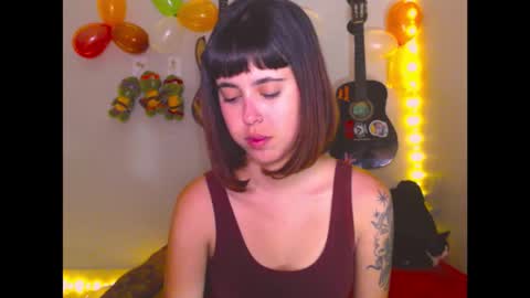 ninapellegrini17 online show from 10/16/25, 09:16