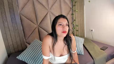 Snapshot of ninaspicy__ chatting on 06/05/26, 11:38 Nina 3 online show from 06/05/26, 11:38