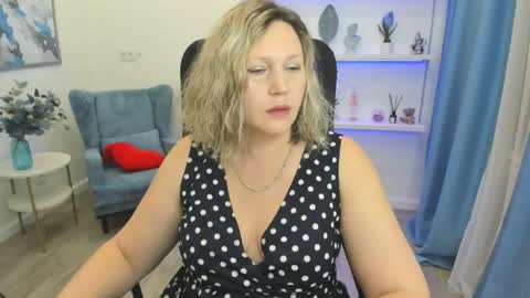 Snapshot of ninastarle chatting on 05/09/26, 11:37 ninastarle online show from 05/09/26, 11:37