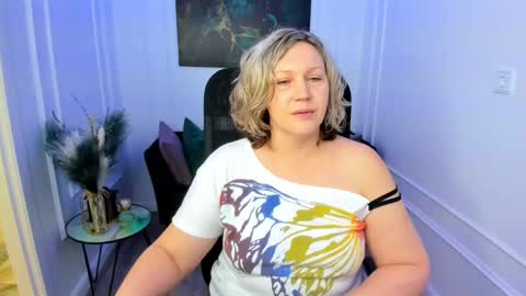Snapshot of ninastarle chatting on 05/20/26, 04:51 ninastarle online show from 05/20/26, 04:51