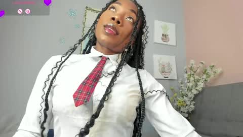 Snapshot of nini_martinii chatting on 02/01/25, 03:07 NINI online show from 02/01/25, 03:07
