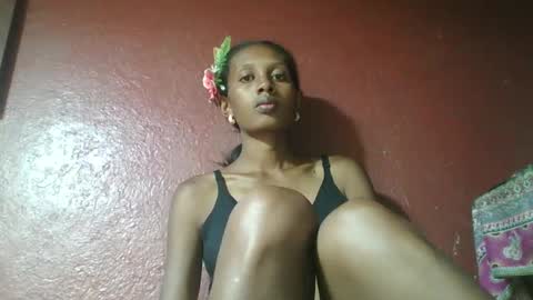 Snapshot of ninie246746 chatting on 01/13/25, 04:39 ninie246746 online show from 01/13/25, 04:39