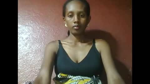 Snapshot of ninie246746 chatting on 01/16/25, 05:00 ninie246746 online show from 01/16/25, 05:00