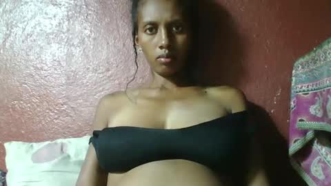 Snapshot of ninie246746 chatting on 02/05/25, 01:00 ninie246746 online show from 02/05/25, 01:00