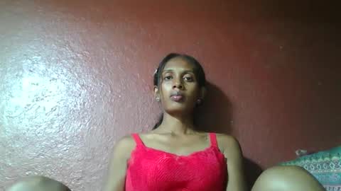 Snapshot of ninie246746 chatting on 02/21/25, 07:10 ninie246746 online show from 02/21/25, 07:10