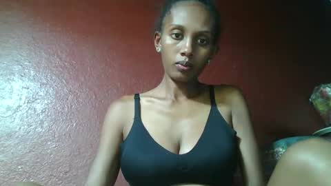 Snapshot of ninie246746 chatting on 02/24/25, 08:25 ninie246746 online show from 02/24/25, 08:25