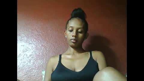 Snapshot of ninie246746 chatting on 02/25/25, 12:13 ninie246746 online show from 02/25/25, 12:13