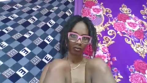 ninie246746 online show from 04/17/26, 06:38