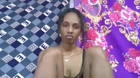 ninie246746 online show from 04/18/26, 07:51