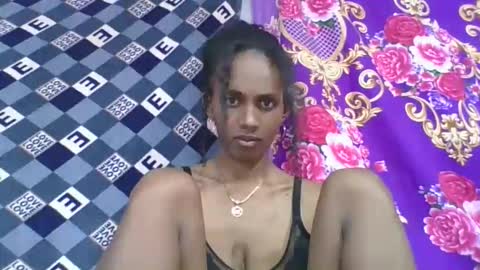 ninie246746 online show from 04/18/26, 07:58