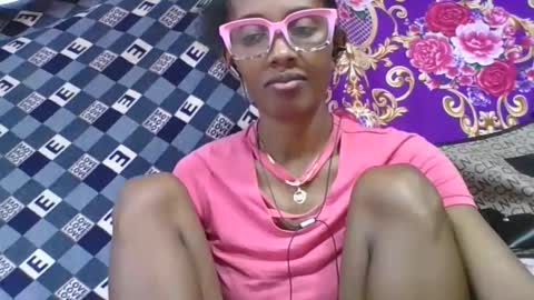 ninie246746 online show from 04/21/26, 07:17