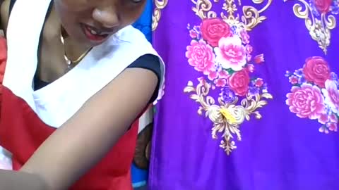 Snapshot of ninie246746 chatting on 07/25/26, 06:55 ninie246746 online show from 07/25/26, 06:55