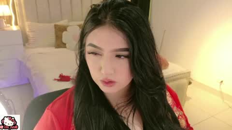 Nina online show from 04/15/26, 12:45