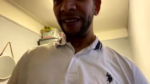 Snapshot of ninolindo919 chatting on 09/19/25, 03:45 ninolindo919 online show from 09/19/25, 03:45