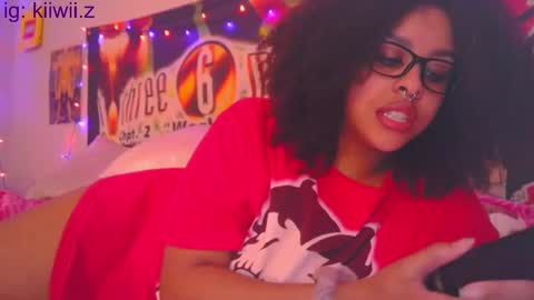 kiwi online show from 02/15/25, 05:51