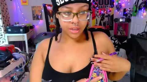 kiwi online show from 10/08/25, 01:09