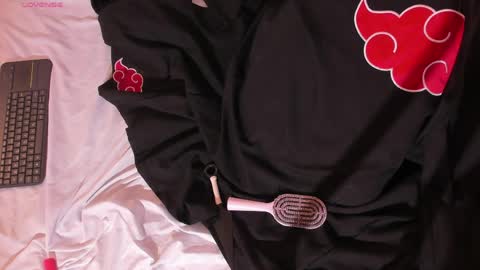 nioki_ online show from 04/24/26, 05:21