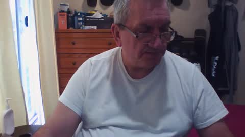 Dennis online show from 10/26/25, 01:39