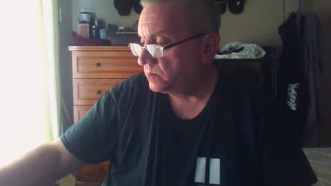 Dennis online show from 11/29/25, 03:04