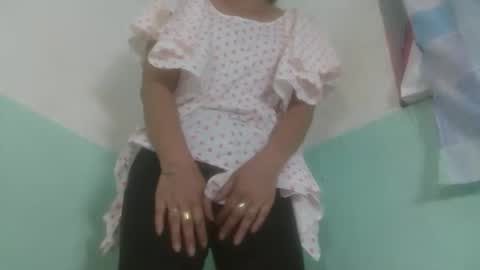 nirisouh online show from 10/17/25, 06:38