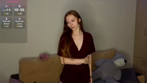 Snapshot of nirvanatwo chatting on 01/09/25, 08:44 Lynn online show from 01/09/25, 08:44