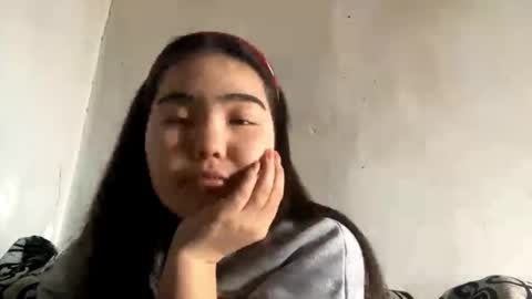 Snapshot of nitadecember chatting on 12/14/25, 08:09 Molly online show from 12/14/25, 08:09