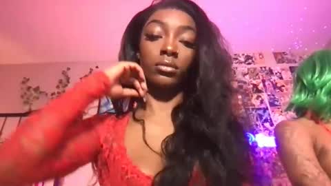 Snapshot of niviawolfe chatting on 12/14/24, 05:36 NIVIA WOLFE online show from 12/14/24, 05:36