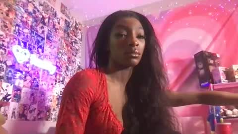 Snapshot of niviawolfe chatting on 12/15/24, 03:45 NIVIA WOLFE online show from 12/15/24, 03:45