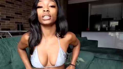 NIVIA WOLFE online show from 03/29/26, 12:43