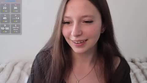 Snapshot of nivorelle chatting on 05/13/26, 01:30 Polly 3 online show from 05/13/26, 01:30