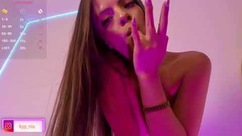 Nicki  online show from 09/25/25, 04:49