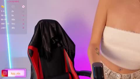 Nicki  online show from 10/22/25, 04:57