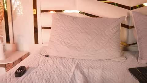 Nixx  online show from 04/19/26, 06:10