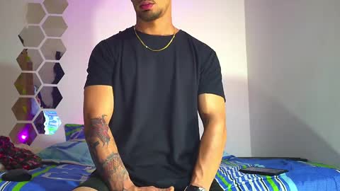 Snapshot of nixon347932 chatting on 12/10/24, 03:52 Nicolas Muscle online show from 12/10/24, 03:52