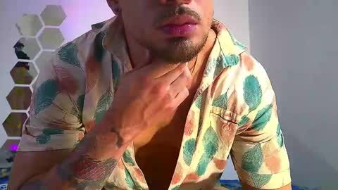 Snapshot of nixon347932 chatting on 12/12/24, 03:54 Nicolas Muscle online show from 12/12/24, 03:54